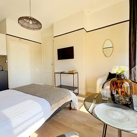 Athene Apartment Lyon